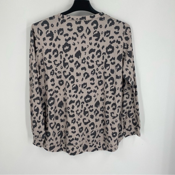 Temofon Women's Leopard Print Top - Long Sleeve Gray and Tan size XL - Picture 3 of 3